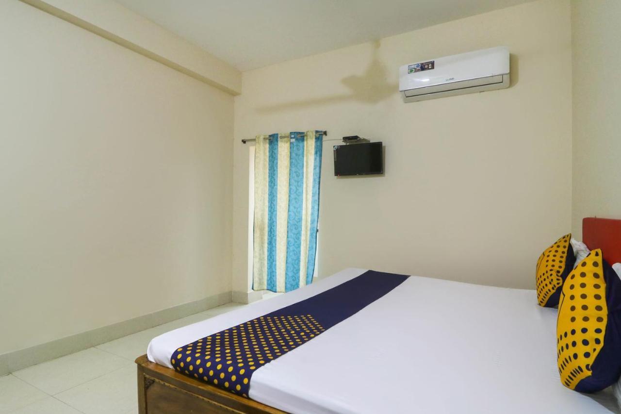Hotel Spot On 68151 Prafulla Palace Jatani Exterior foto