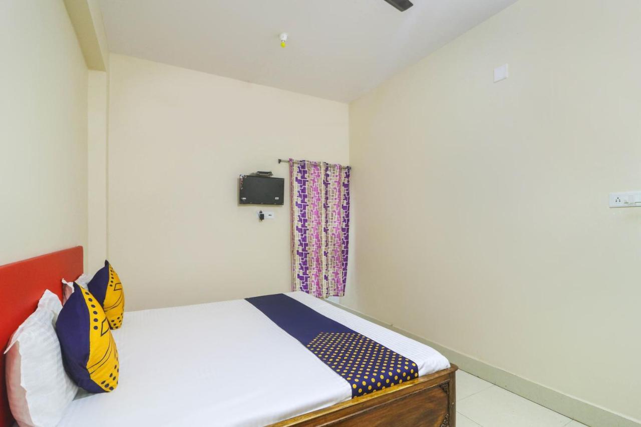 Hotel Spot On 68151 Prafulla Palace Jatani Exterior foto