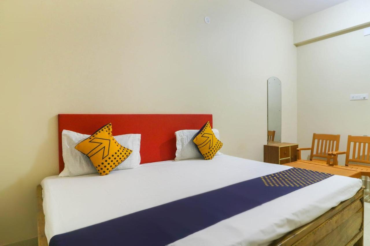 Hotel Spot On 68151 Prafulla Palace Jatani Exterior foto