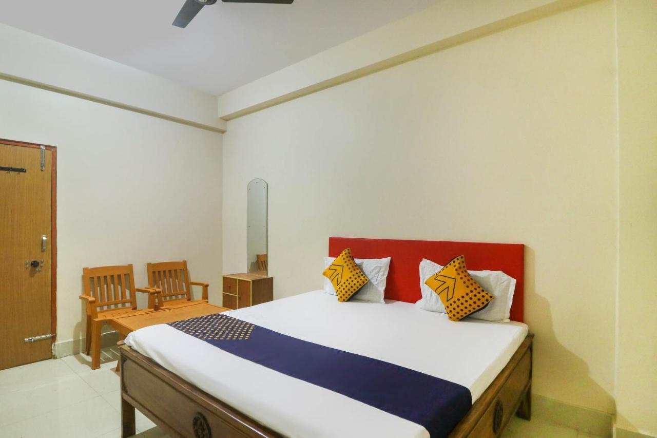 Hotel Spot On 68151 Prafulla Palace Jatani Exterior foto