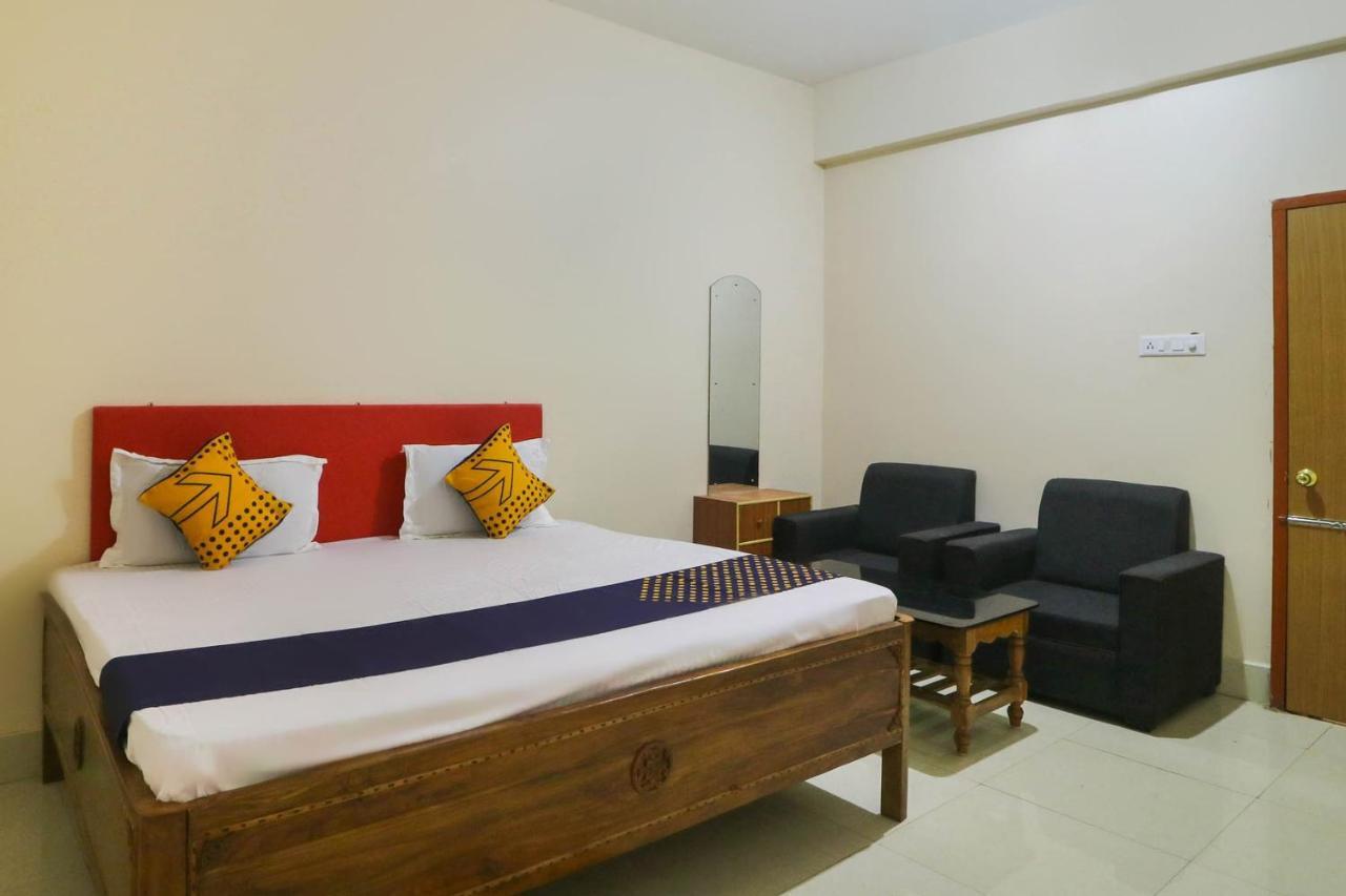 Hotel Spot On 68151 Prafulla Palace Jatani Exterior foto