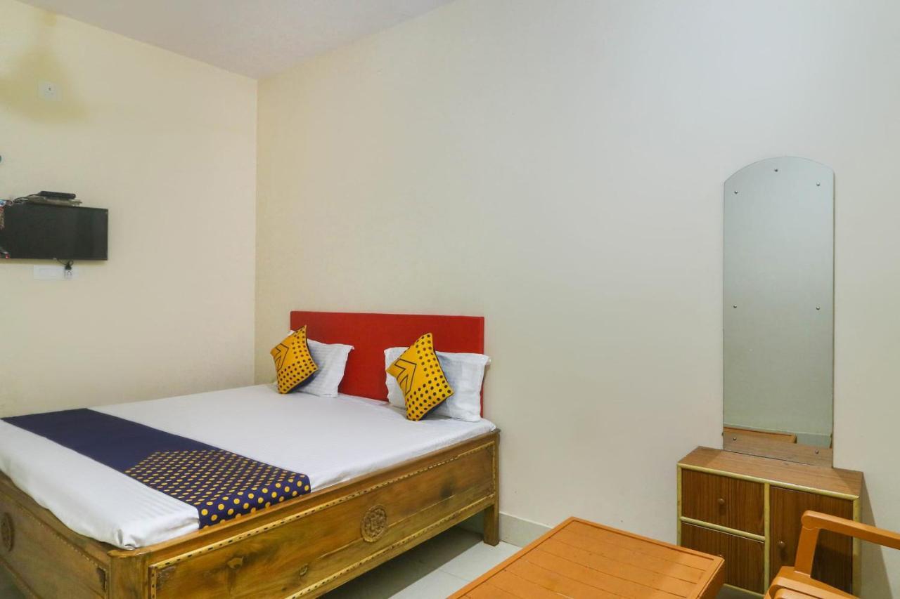 Hotel Spot On 68151 Prafulla Palace Jatani Exterior foto