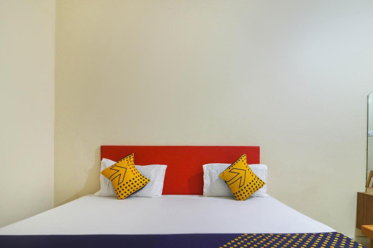 Hotel Spot On 68151 Prafulla Palace Jatani Exterior foto